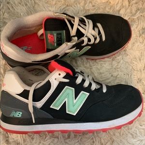 NEW BALANCE SNEAKERS SIZE 9